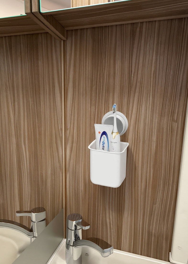 Holder for tannbørste/tannkrem/sminke etc