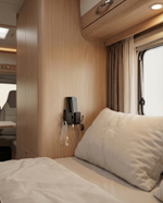 Holder for mobiltelefon, fjernkontroll, nøkler, kabler mm