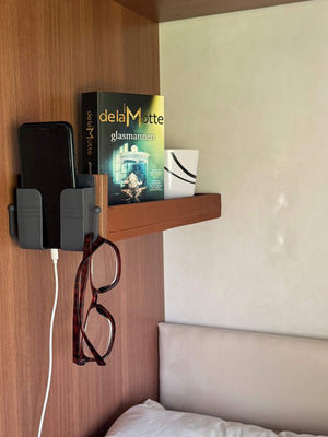 Holder for mobiltelefon, fjernkontroll, nøkler, kabler mm